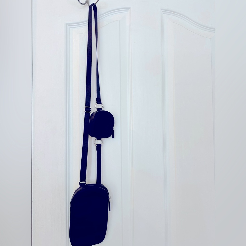 Lululemon modular phone crossbody